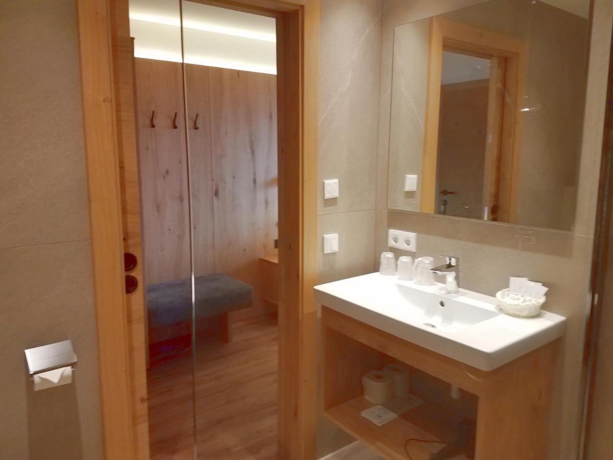 Aparthotel Hohe Bruecke Митерзил Екстериор снимка