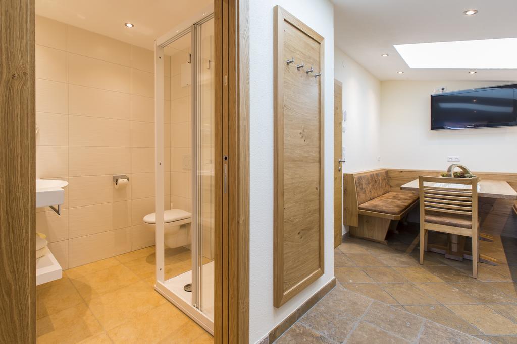 Aparthotel Hohe Bruecke Митерзил Екстериор снимка